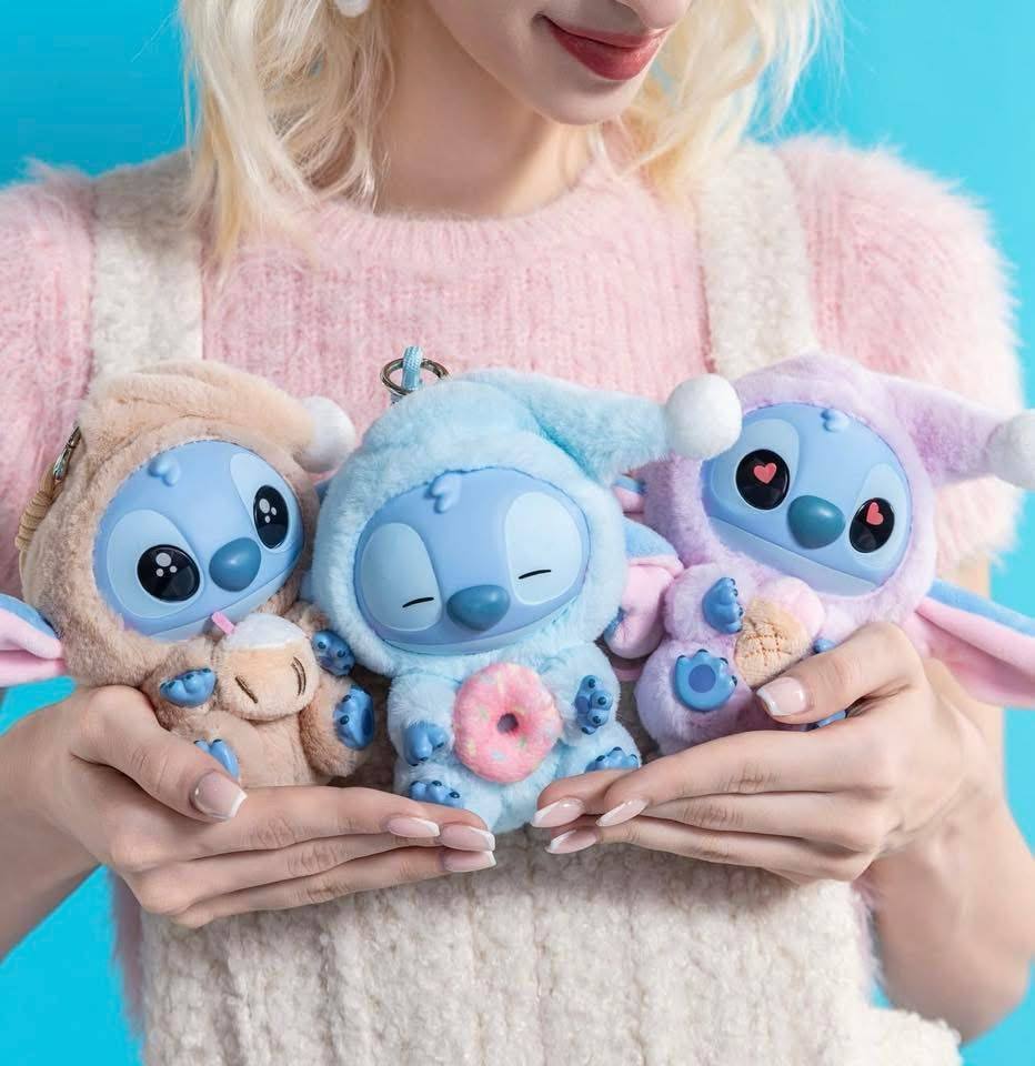 Stitch eat something before sleep